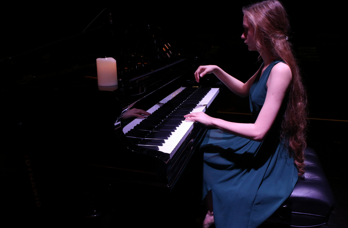 Emilia Perek podczas koncertu fortepianowego
